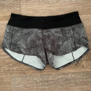 NWOT Lululemon speed up short 2.5” size 4